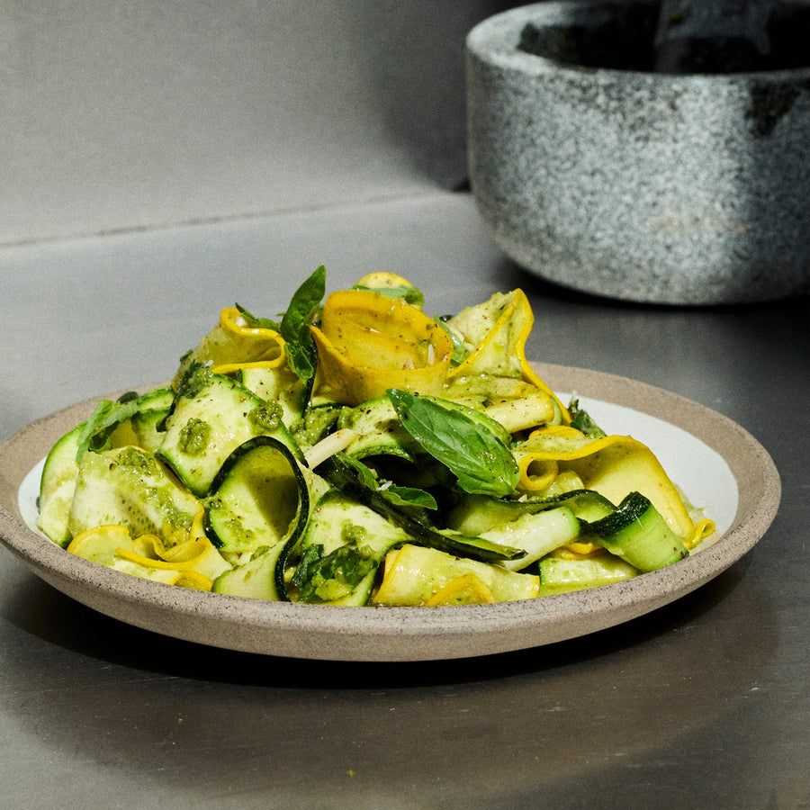 Courgettes crues à la vinaigrette au pesto