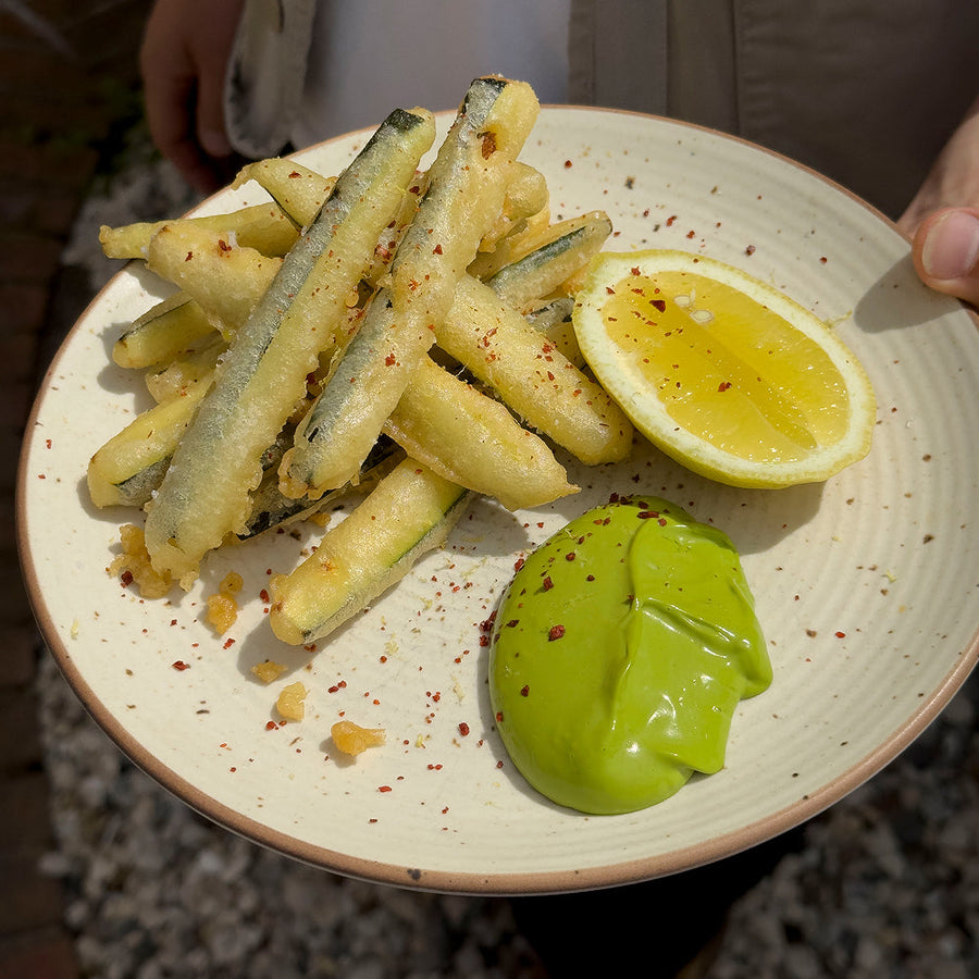 Fritti de courgettes à l'aïoli au basilic, par Jonny Mulyk
