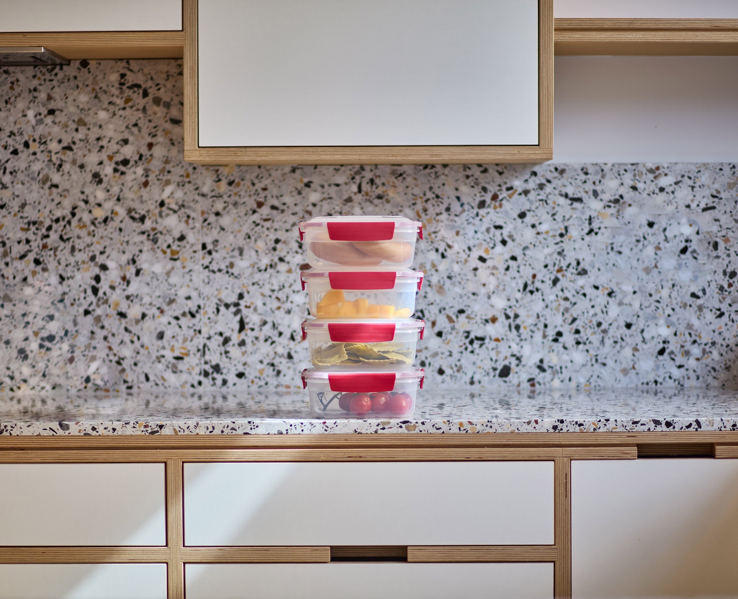 Nest™ Lock 8-Piece Red Container Set