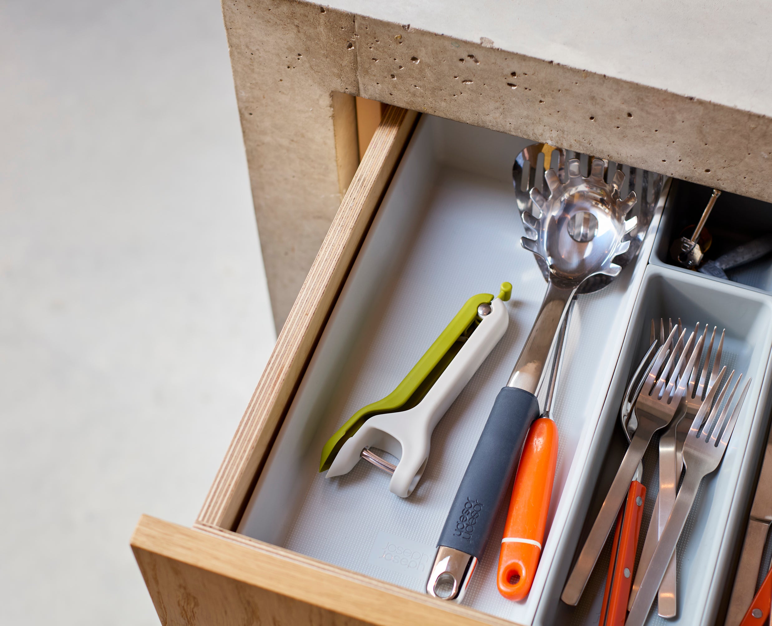 Tweezy™ 2-in-1 Pitter &amp; Huller Tool