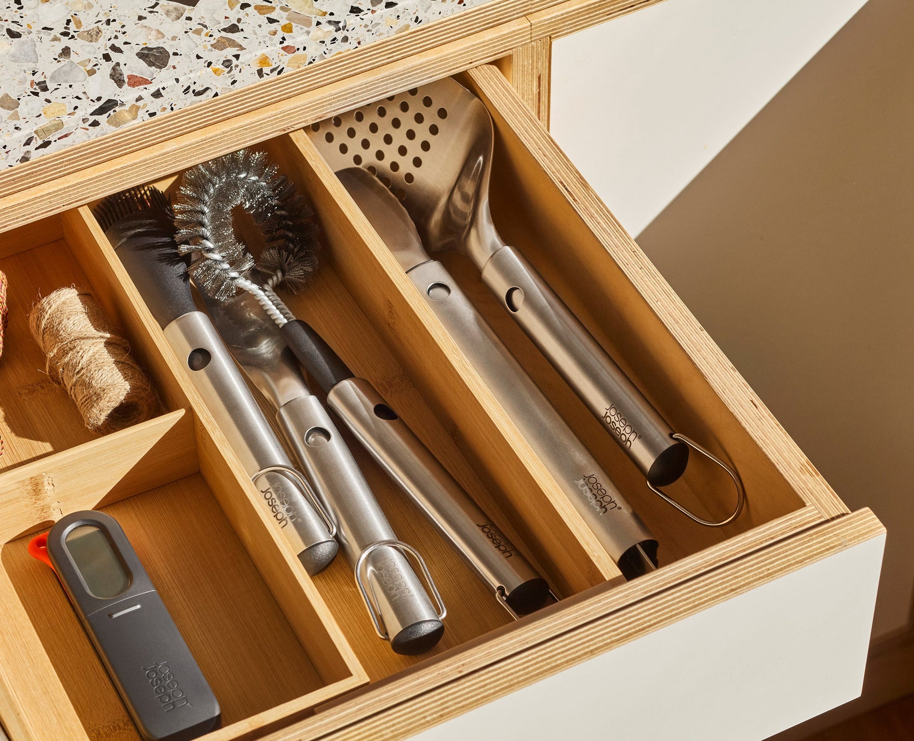 6-piece GrillOut™ BBQ Utensil Set with Extending Handles