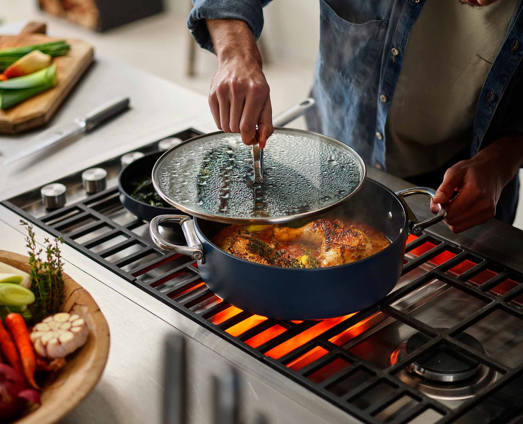 Space™ 28cm Non-stick Shallow Blue Casserole Pan &amp; Lid - 45046 - Image 4