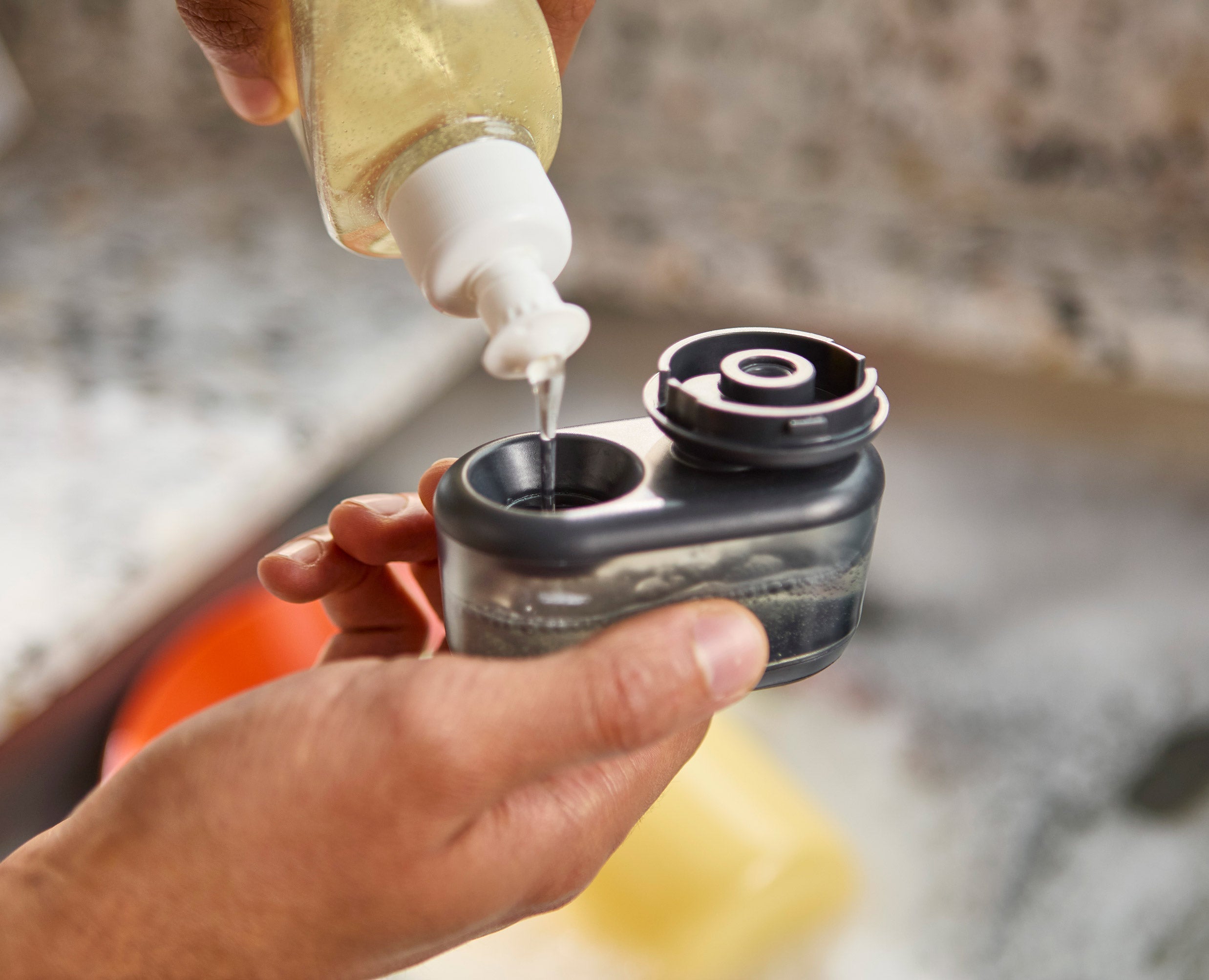 SinkTech™ Compact Soap Dispensing Washing-Up Brush with Steel Stand &amp; Extra Heads