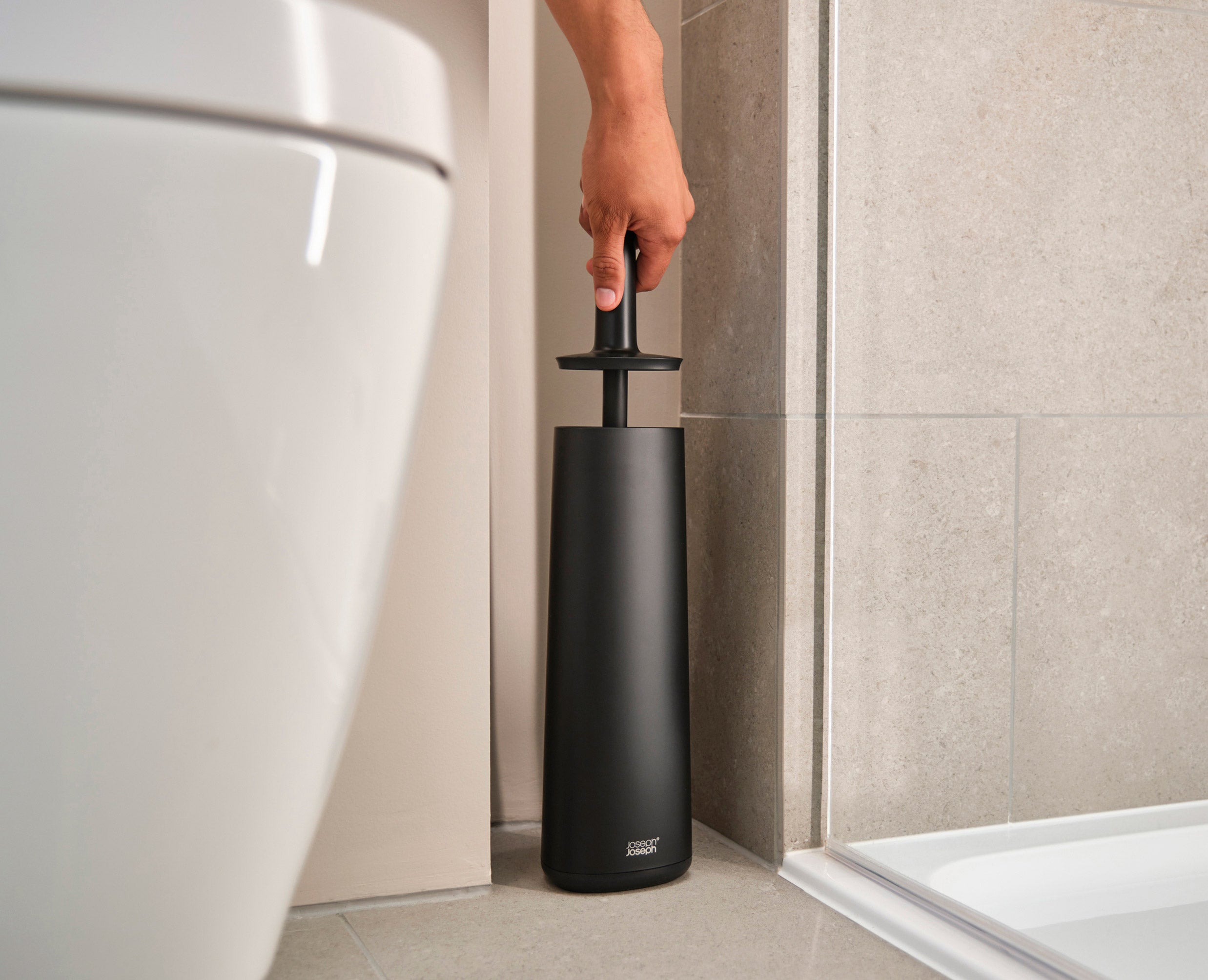 Flex™ 360 Matt Black Toilet Brush Starter Set
